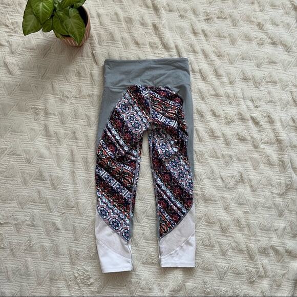 Athleta Nomad Salutation Printed Mesh Capri Leggings - Picture 9 of 11